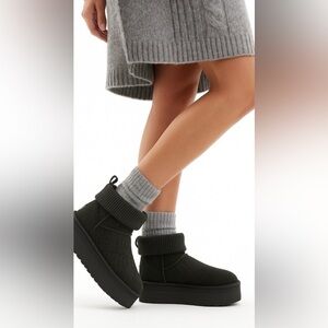 UGG Classic Mini Felted Black Ankle Boots Size 9